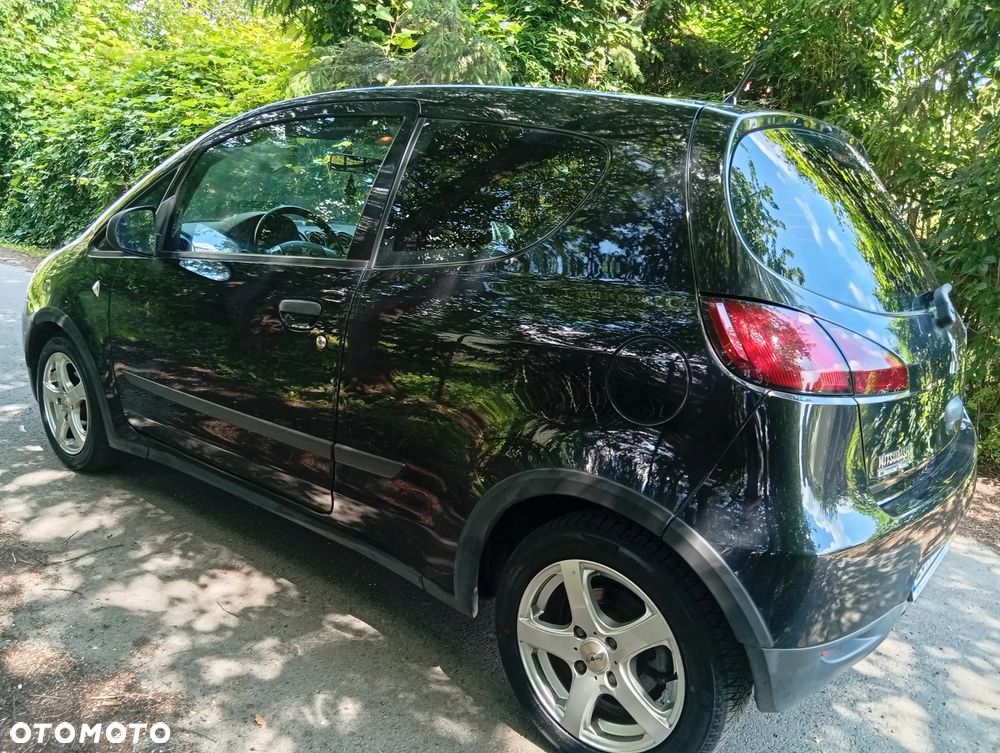 Mitsubishi Colt - 16