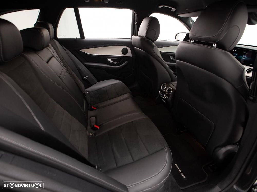 Mercedes-Benz E 300 de 4Matic 9G-TRONIC AMG Line - 11
