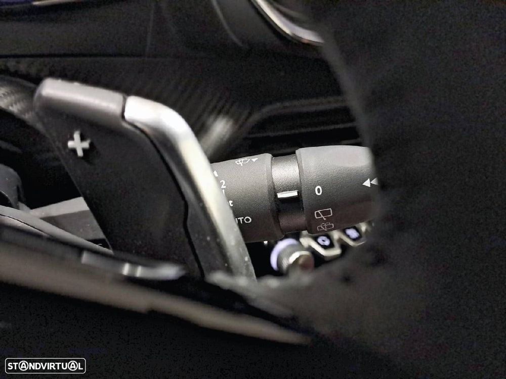 Peugeot 2008 1.2 Hybrid Allure e-DCS6 - 14