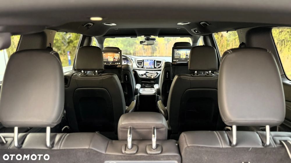 Chrysler Pacifica - 28