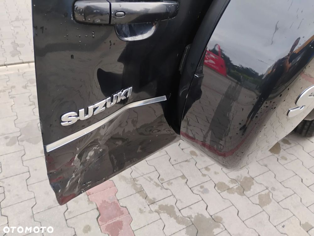 Suzuki Grand Vitara 1.9 DDiS Comfort + DPF Family - 38
