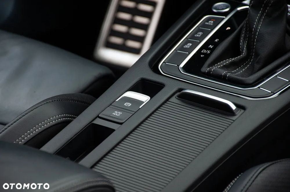 Volkswagen Passat 2.0 TDI SCR 4Motion DDG Highline - 22