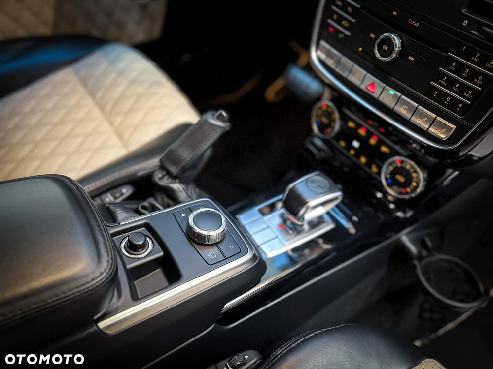 Mercedes-Benz Klasa G AMG 63 AMG SPEEDSHIFT 7G-TRONIC - 17