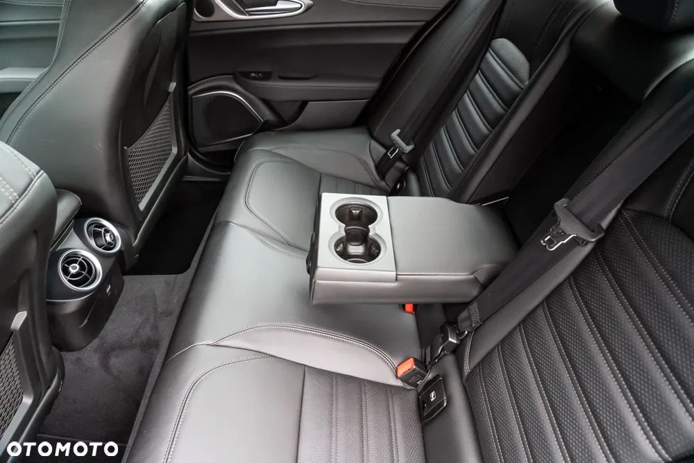 Alfa Romeo Giulia 2.0 Turbo Veloce Q4 - 31