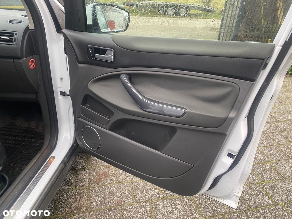 Ford Kuga 2.0 TDCi 4x4 Trend - 16