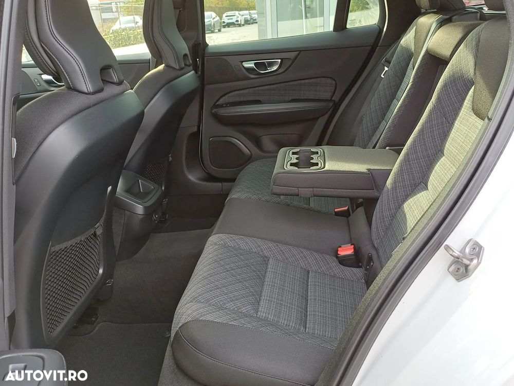 Volvo V60 B4 MHEV AT8 FWD Momentum - 12