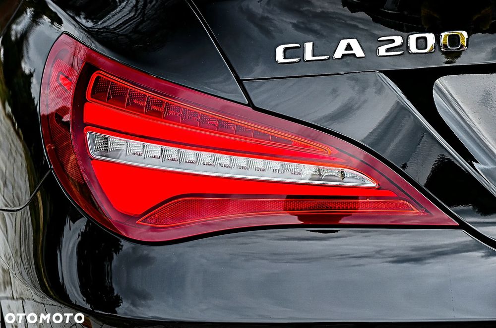 Mercedes-Benz CLA 200 7G-DCT Peak Edition - 23