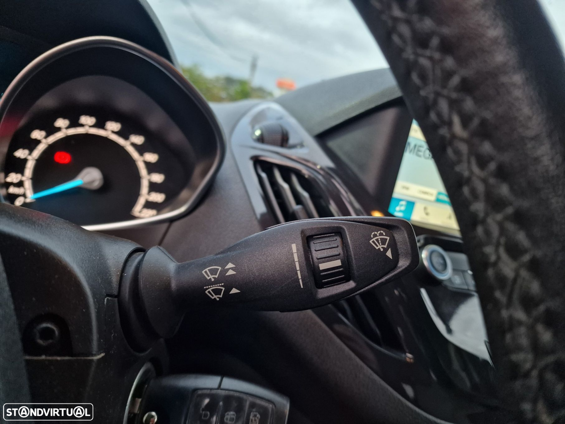 Ford Tourneo Courier 1.0 EcoBoost Titanium - 23