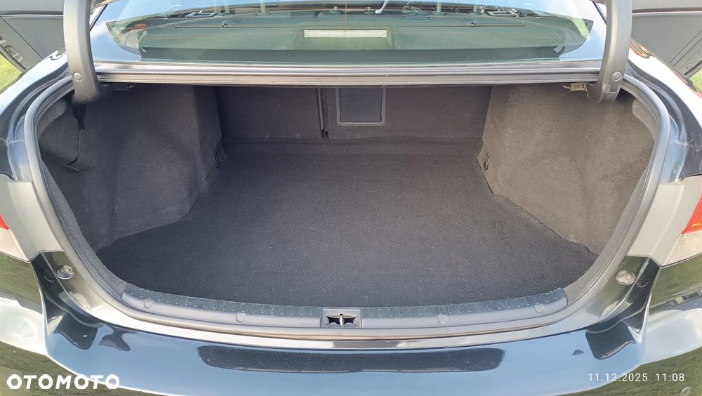 Toyota Avensis 1.8 Premium - 9