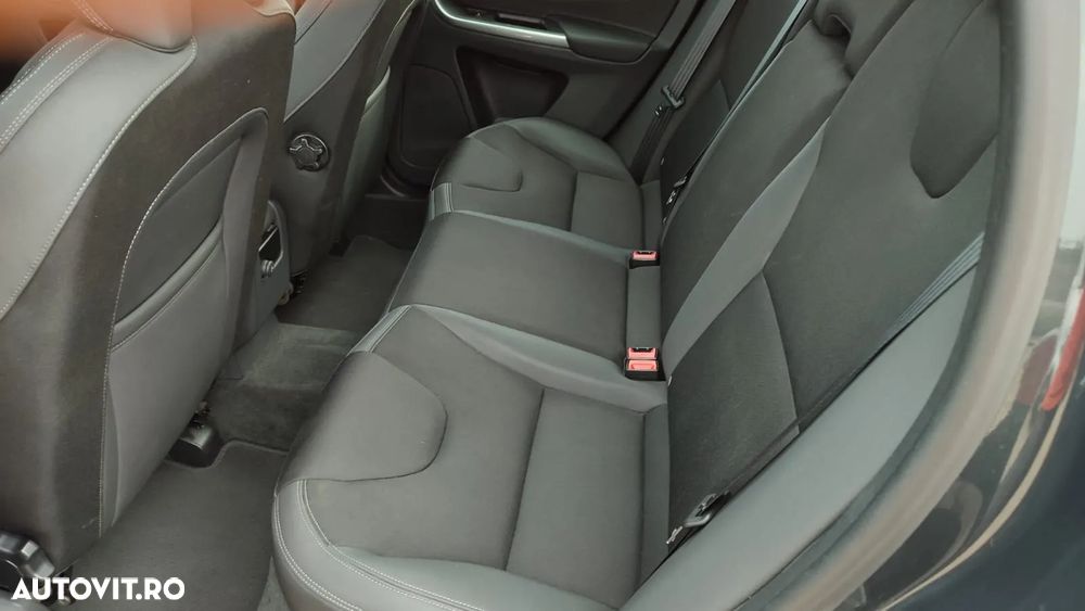 Volvo XC 60 D3 Momentum - 16