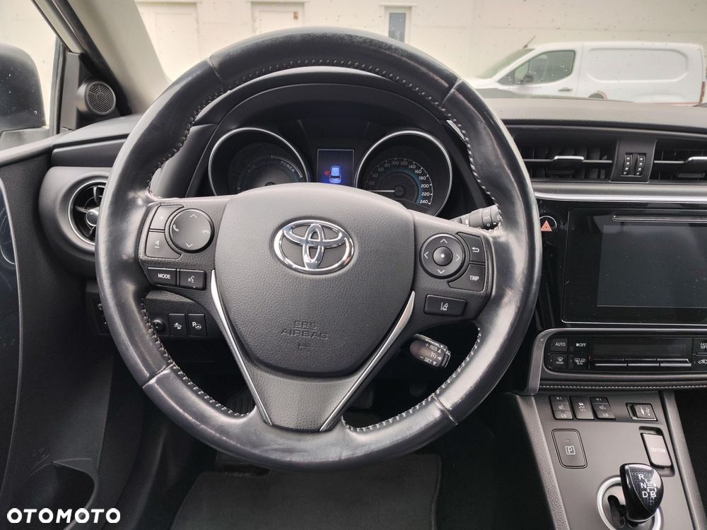 Toyota Auris - 12