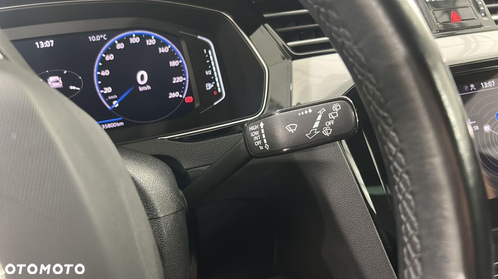 Volkswagen Passat - 25