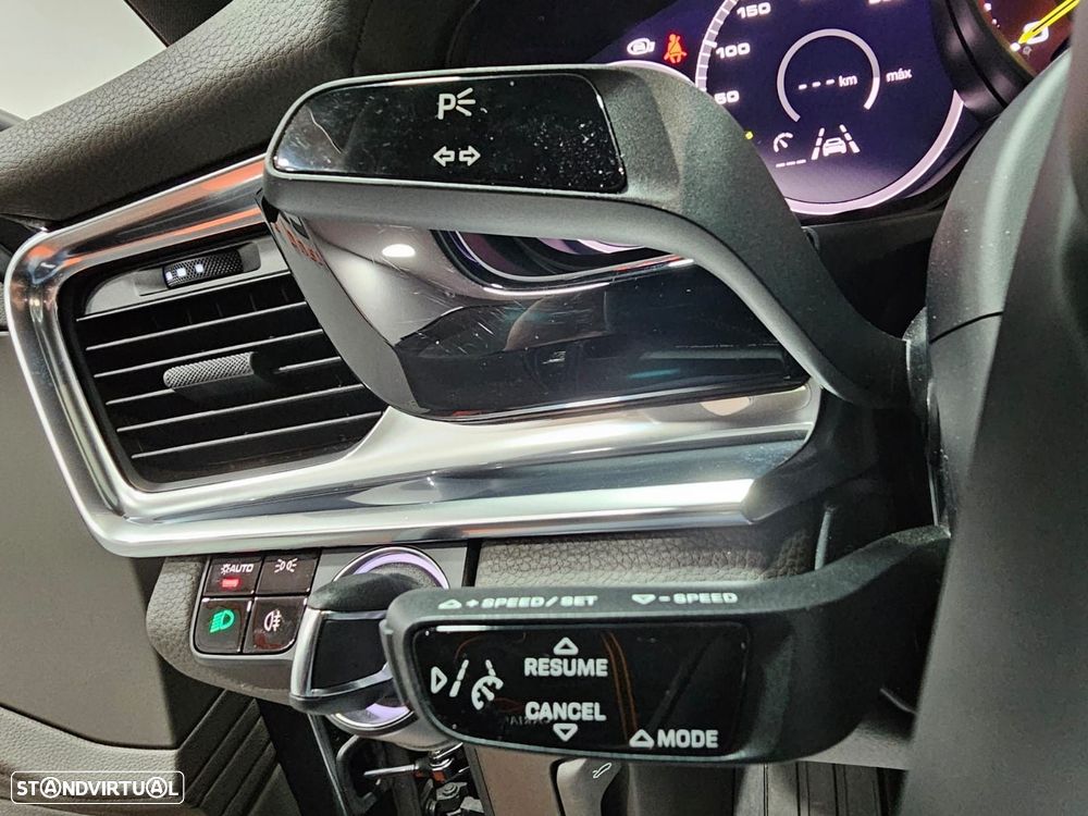 Porsche Panamera 4 E-Hybrid - 17