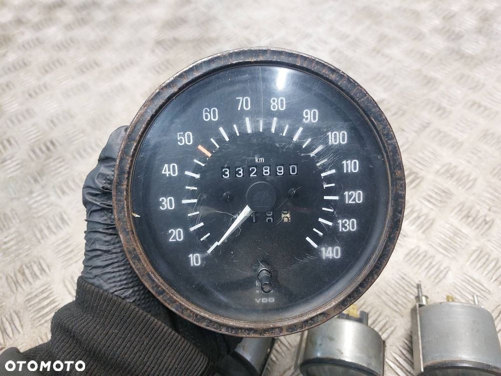LICZNIK ZEGARY PALIWO TEMPERATURA MERCEDES-BENZ T1 KACZKA 2.4 D - 2