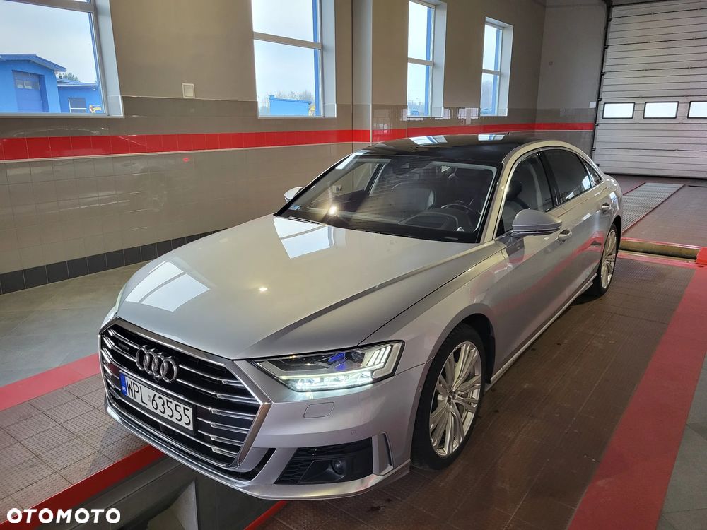 Audi A8 - 4