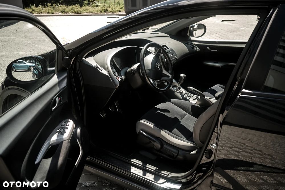 Honda Civic 1.8 Sport - 11
