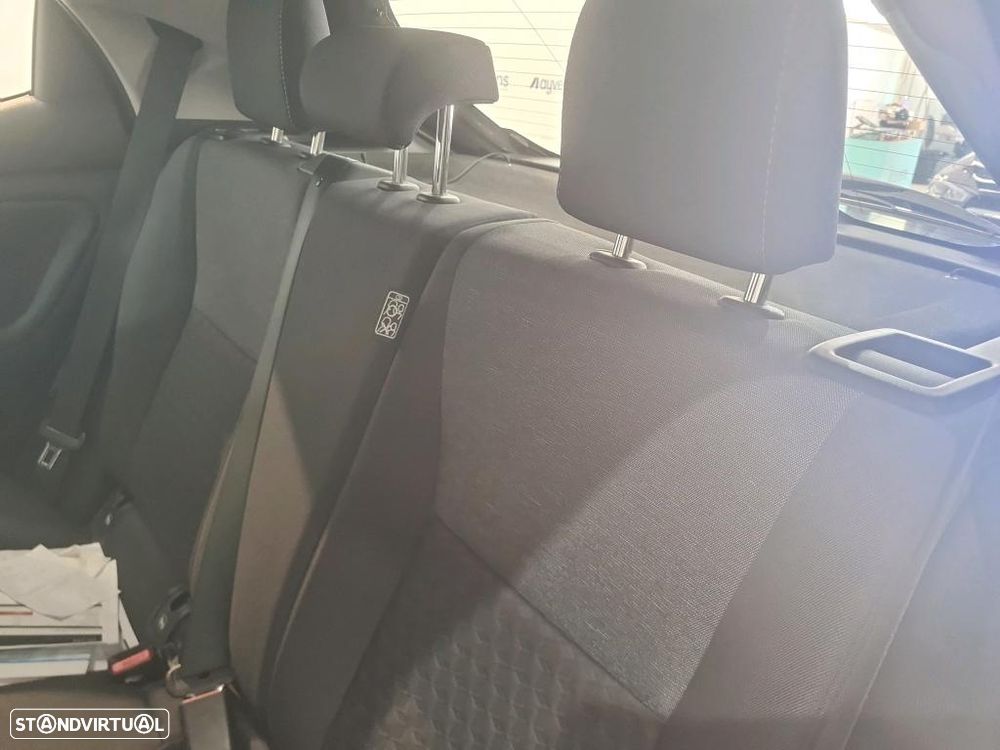 Toyota Yaris 1.5 HDF Comfort Plus - 10