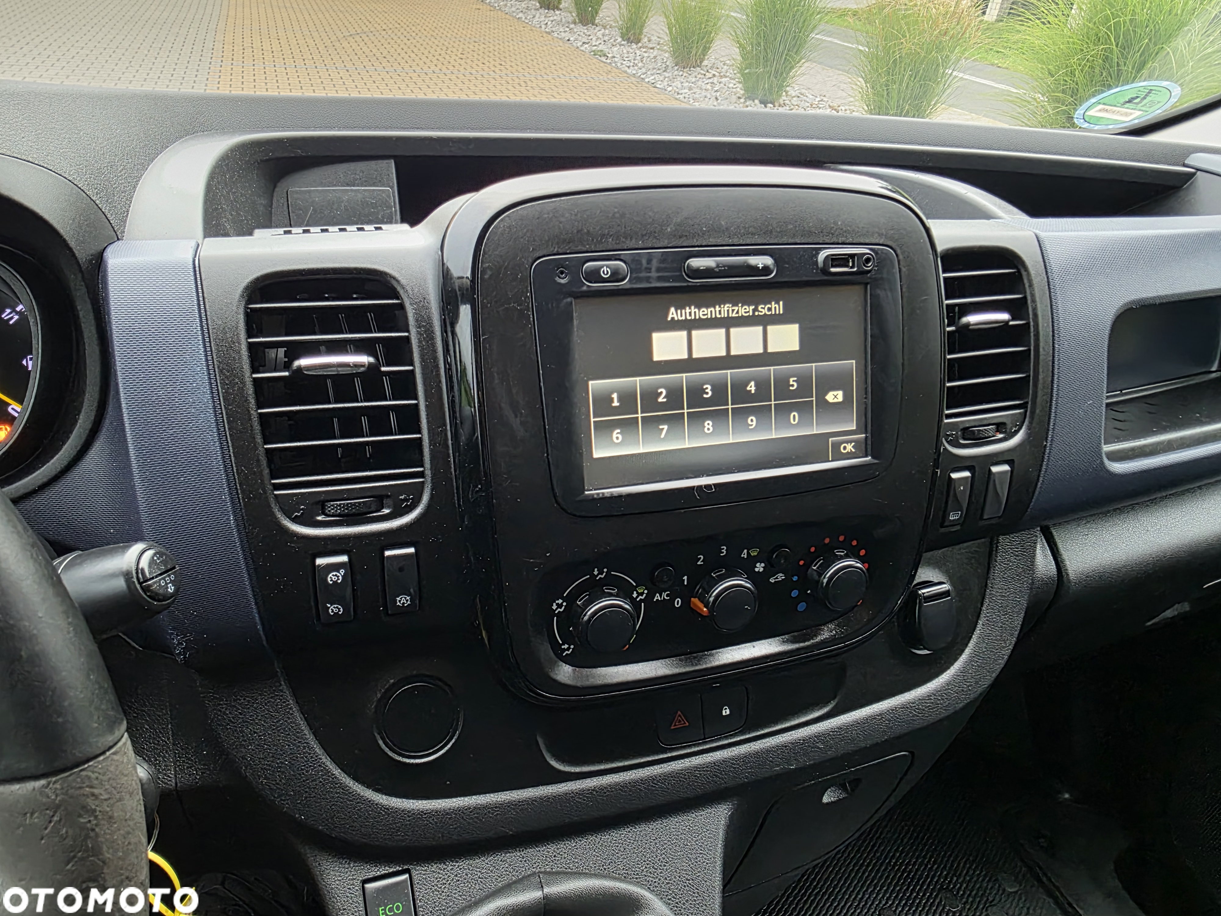 Opel Vivaro - 15