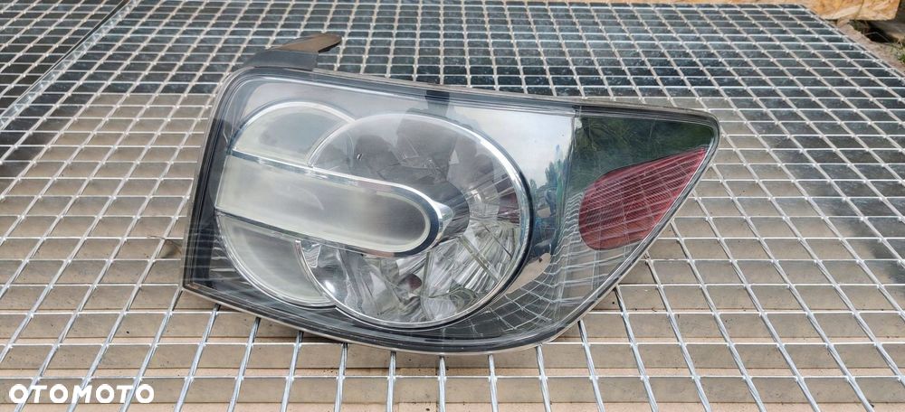 Mazda CX-7 Lampa tylna PRAWA TYŁ - 1