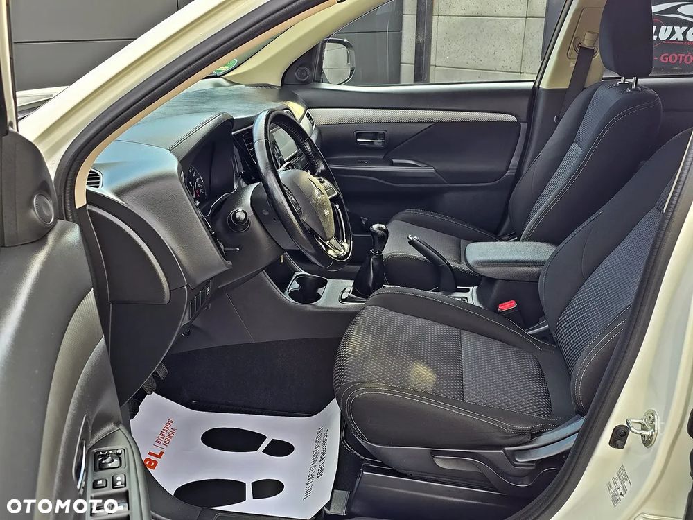 Mitsubishi Outlander 2.0 2WD Invite - 14