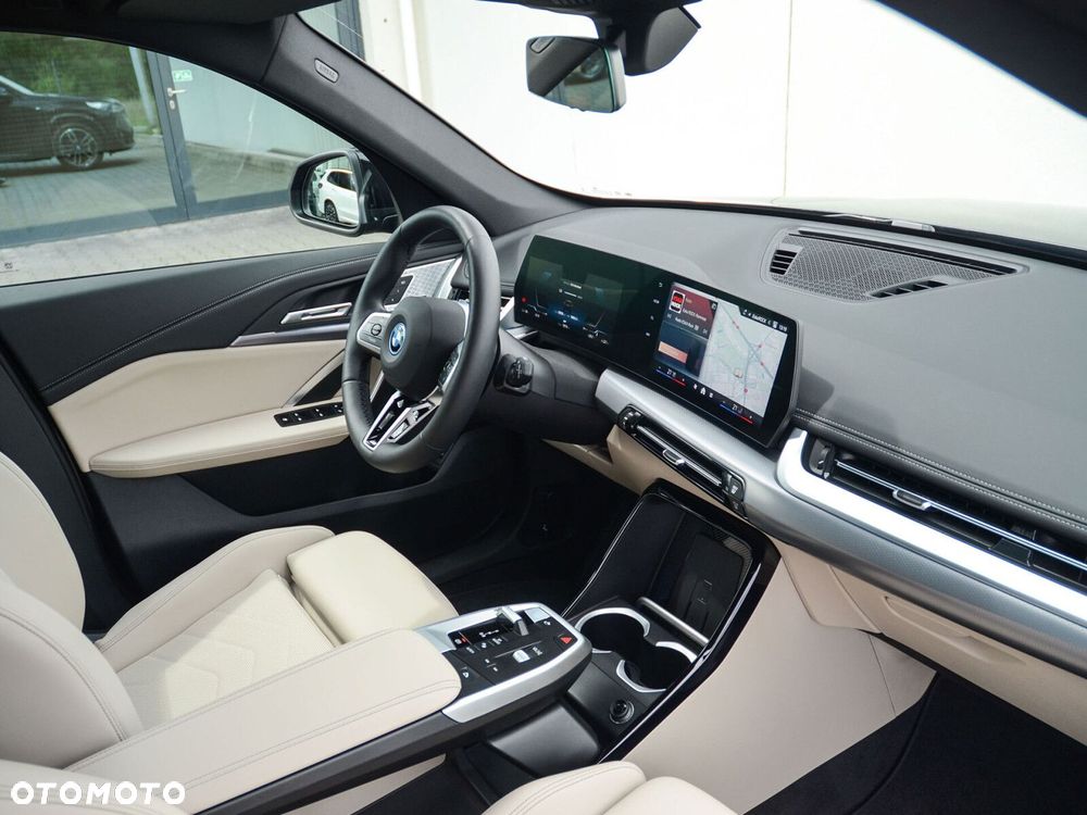 BMW iX1 - 32