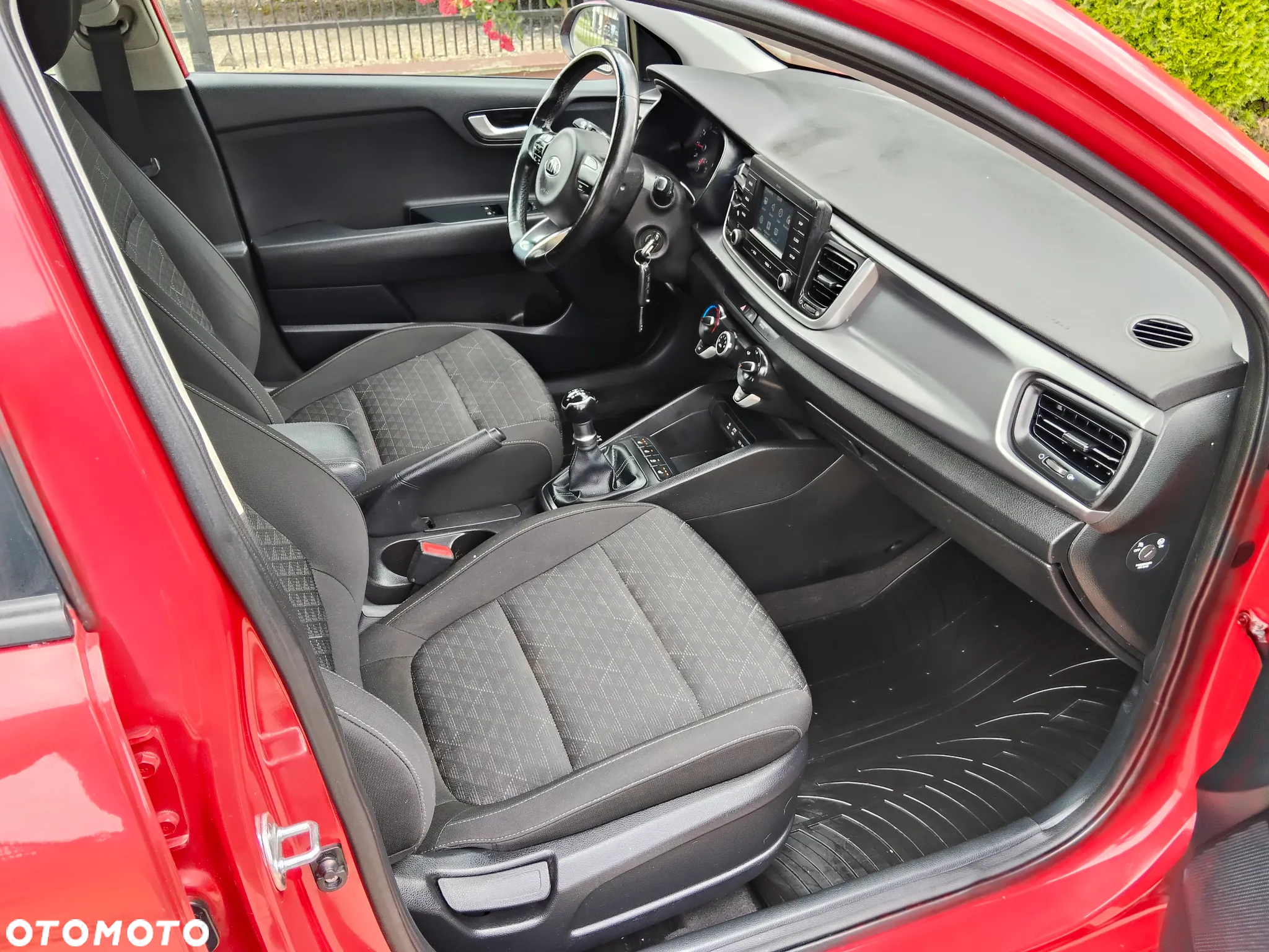 Kia Rio 1.2 Attract - 29