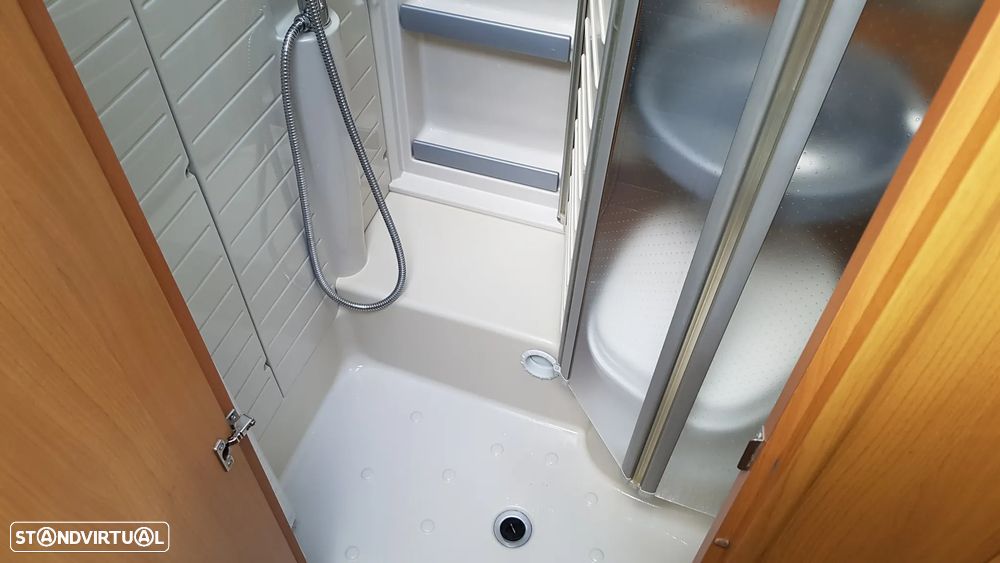 Burstner Nexxo T 687 Cama Central - 22