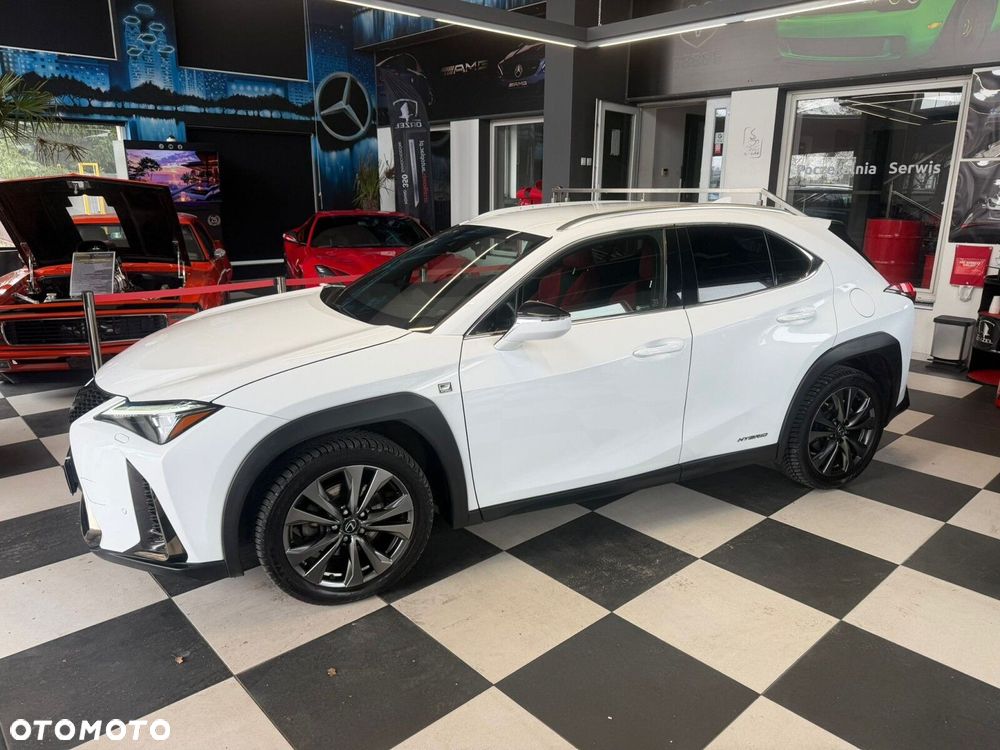 Lexus UX - 3
