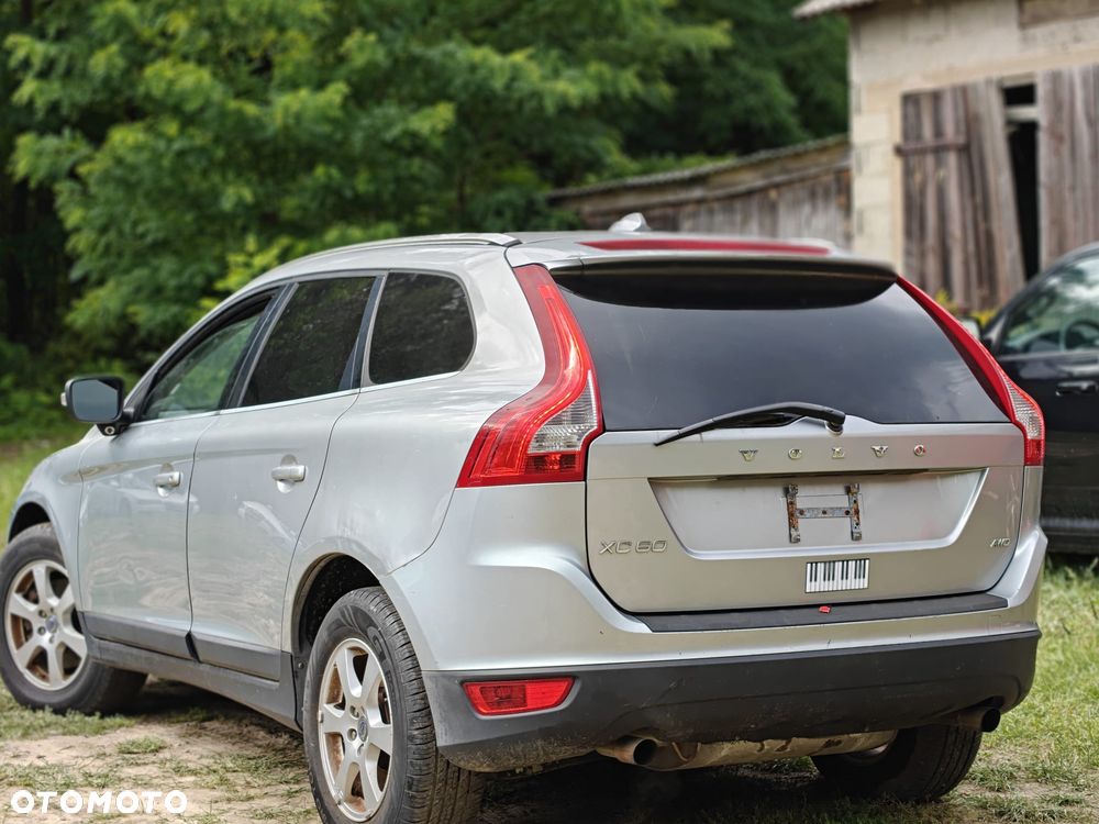 Volvo XC 60 3.2 AWD Momentum - 4