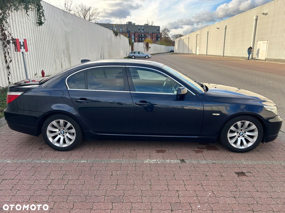 BMW Seria 5 520i - 2