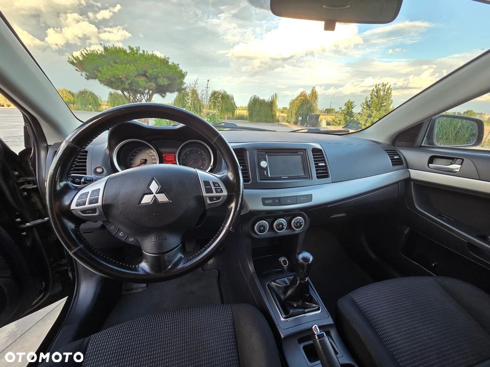 Mitsubishi Lancer 1.8 Invite - 8