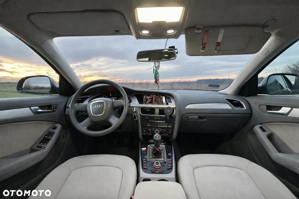 Audi A4 Limousine - 13