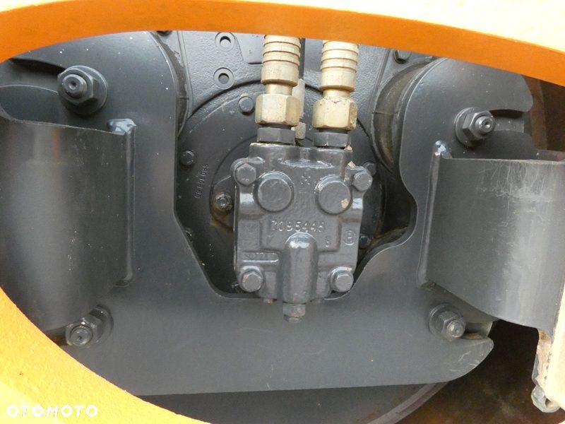 Bomag BW177D-4 / Walec Drogowy Guma - Stal / z Niemiec / 2600mtg / - 25