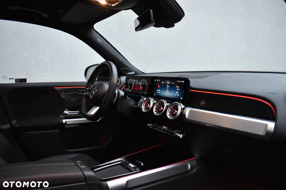 Mercedes-Benz GLB - 14