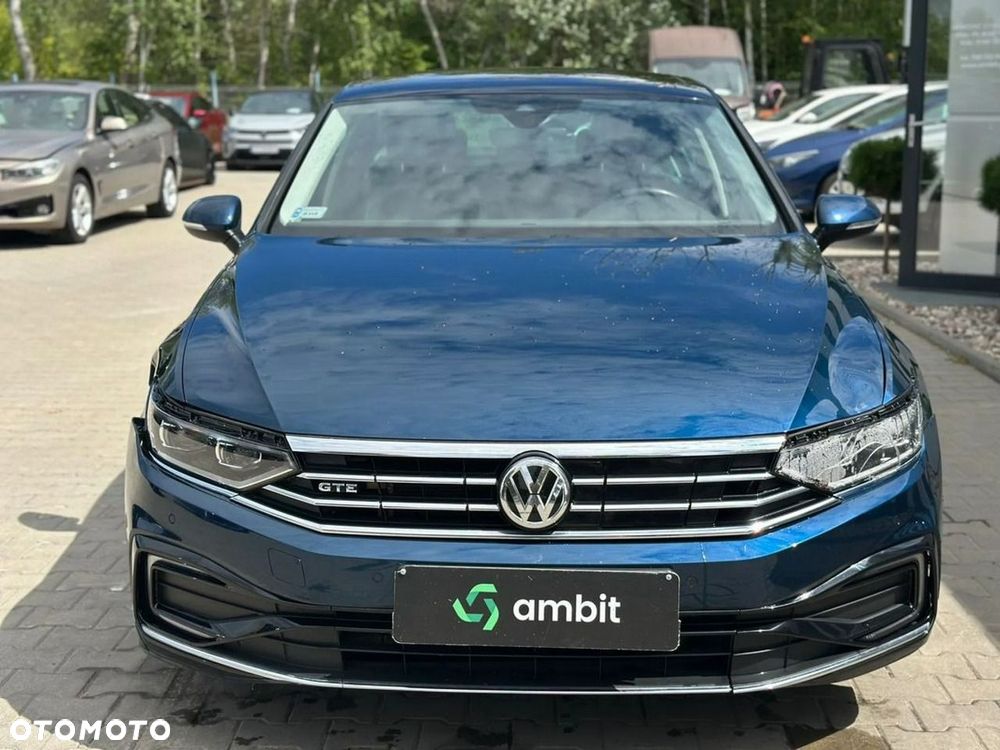 Volkswagen Passat - 2