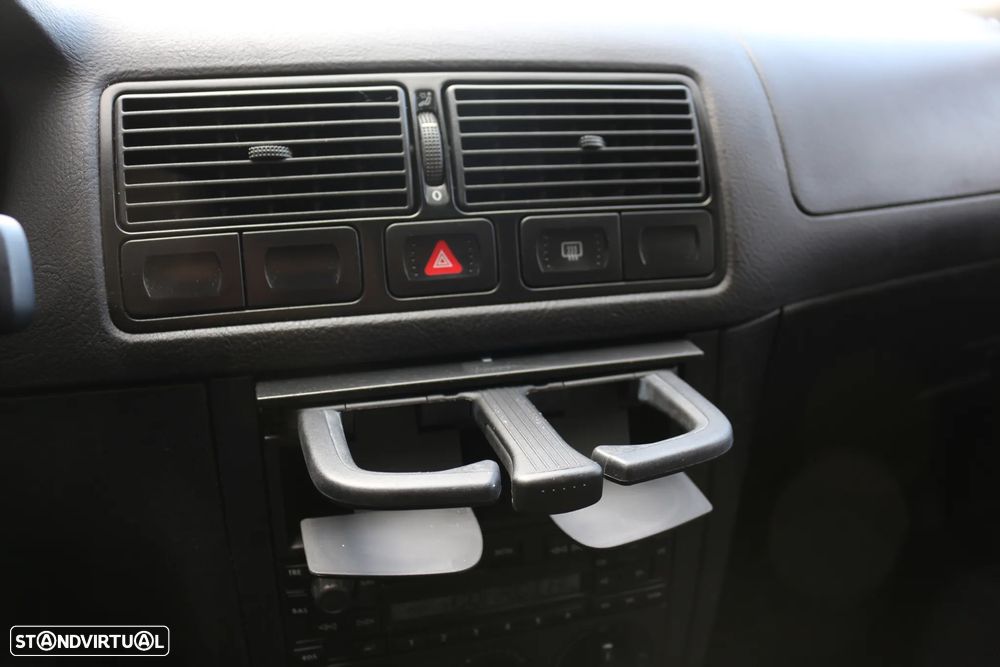 VW Golf 1.4i Confortline JE+AC - 19