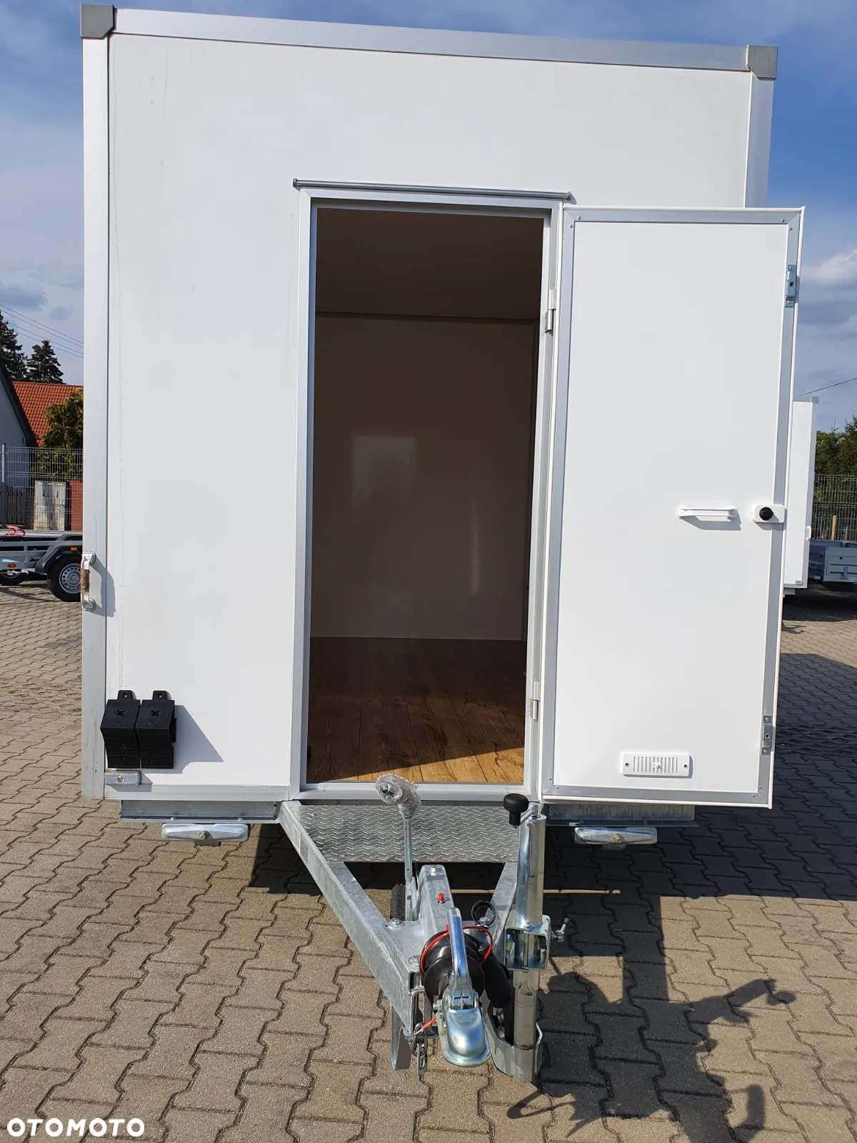 Niewiadów DOSTAWA 360x203x230! Przyczepa HANDLOWA Gastronomiczna dwuosiowa H13361H Ściany z LAMINATU! Jedno okno Koła 13C! - 12