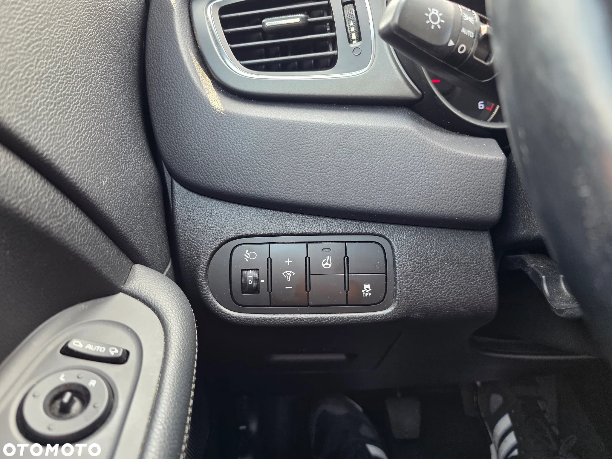 Kia Carens 1.7 CRDi 115 Fifa World Cup Edition - 21