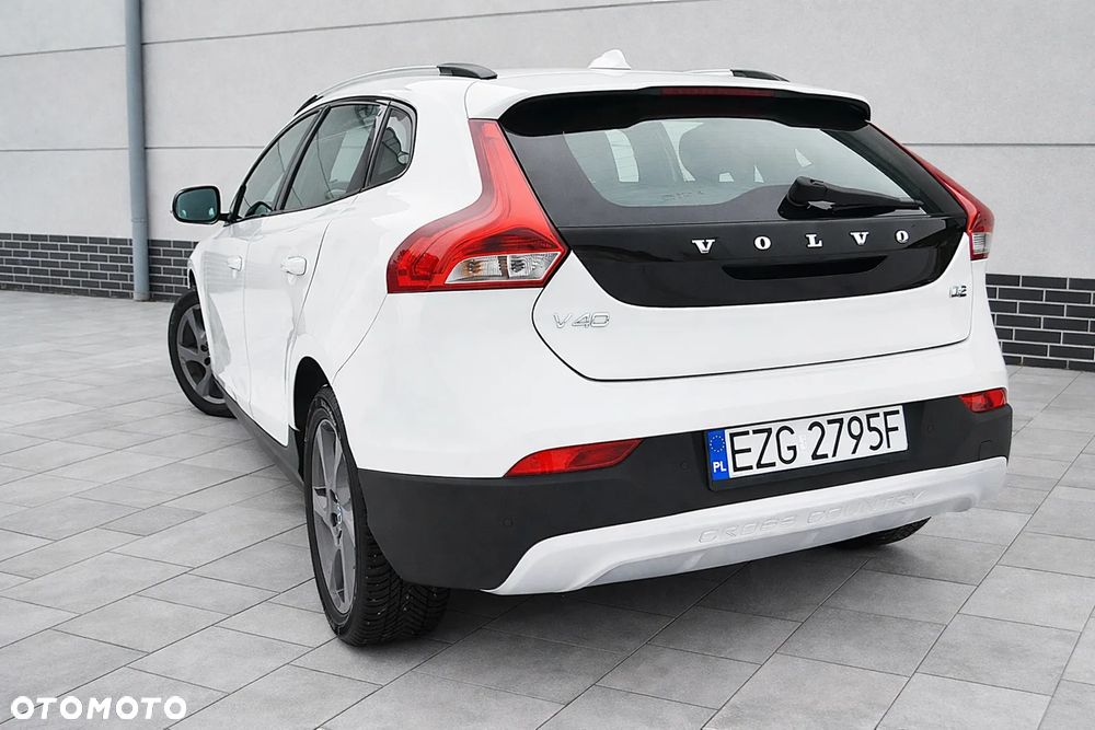 Volvo V40 Cross Country D2 Momentum - 3