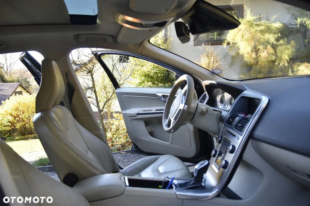 Volvo XC 60 - 6