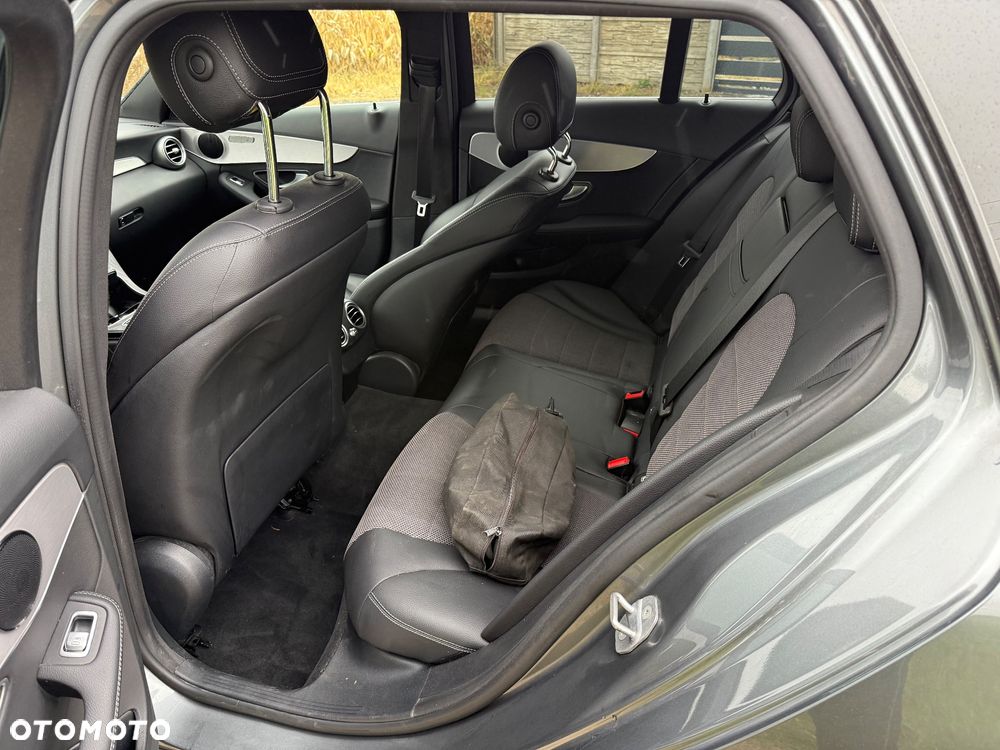 Mercedes-Benz Klasa C 300 de T 9G-TRONIC - 11