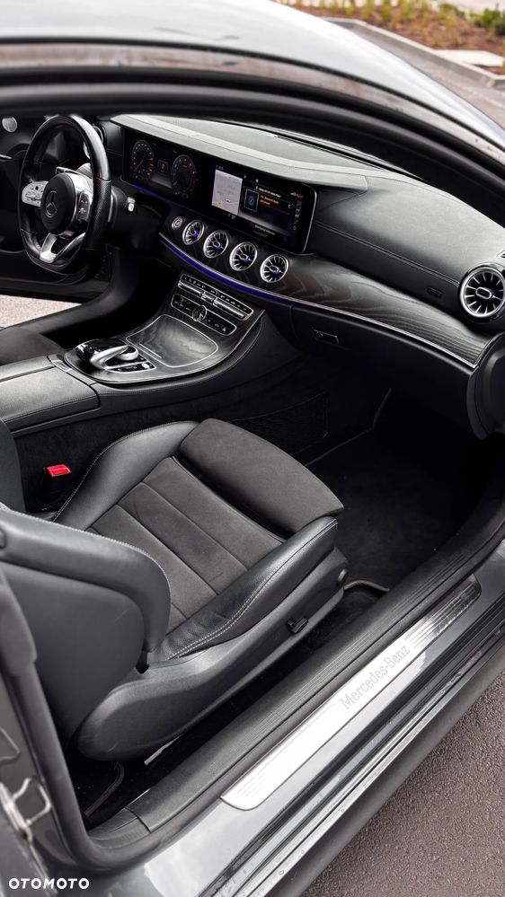 Mercedes-Benz Klasa E 300 Coupe 9G-TRONIC - 14