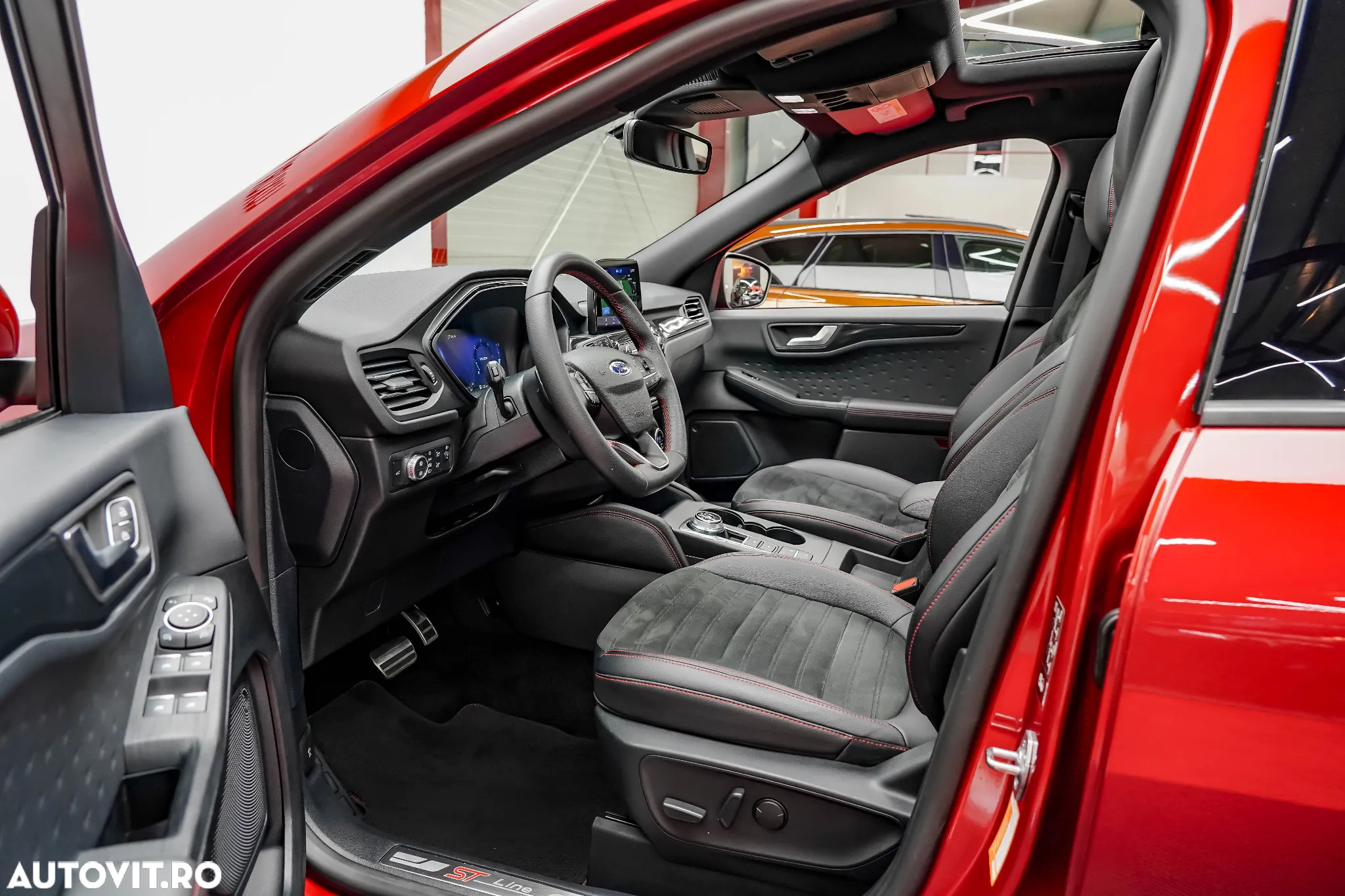 Ford Kuga 1.5 EcoBlue A8 FWD ST Line X - 4