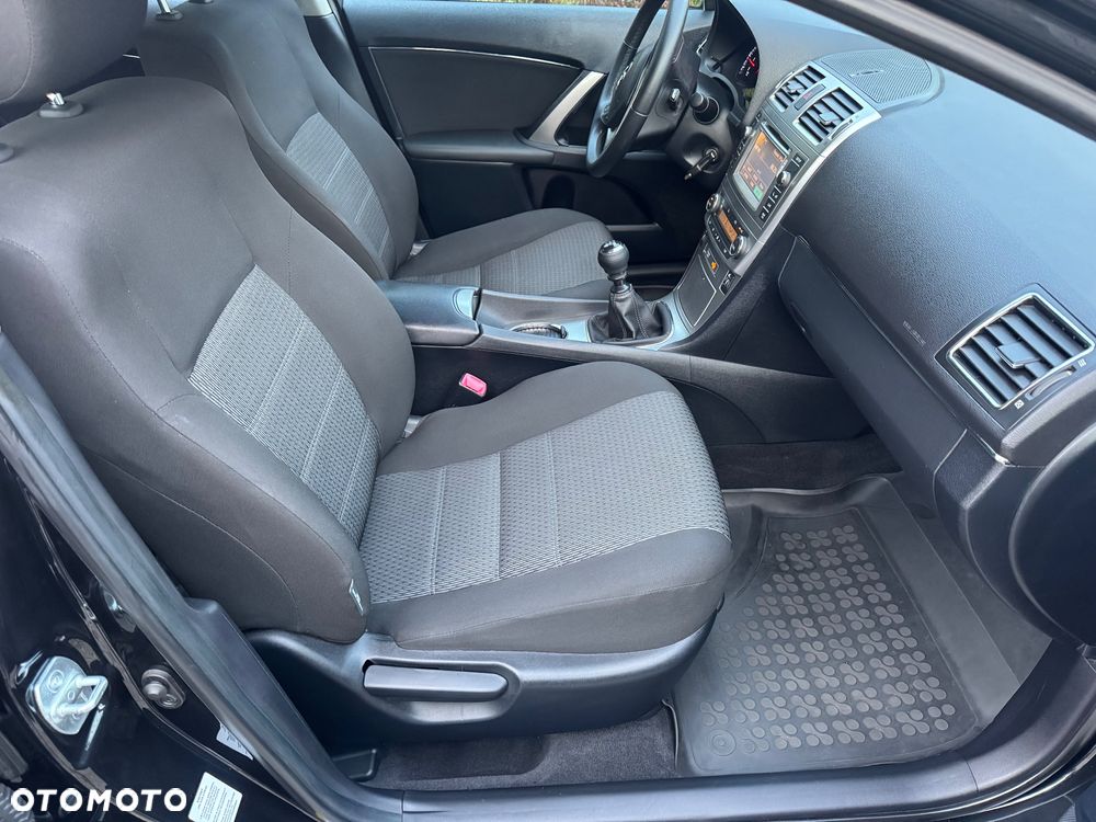 Toyota Avensis 1.8 Executive - 19