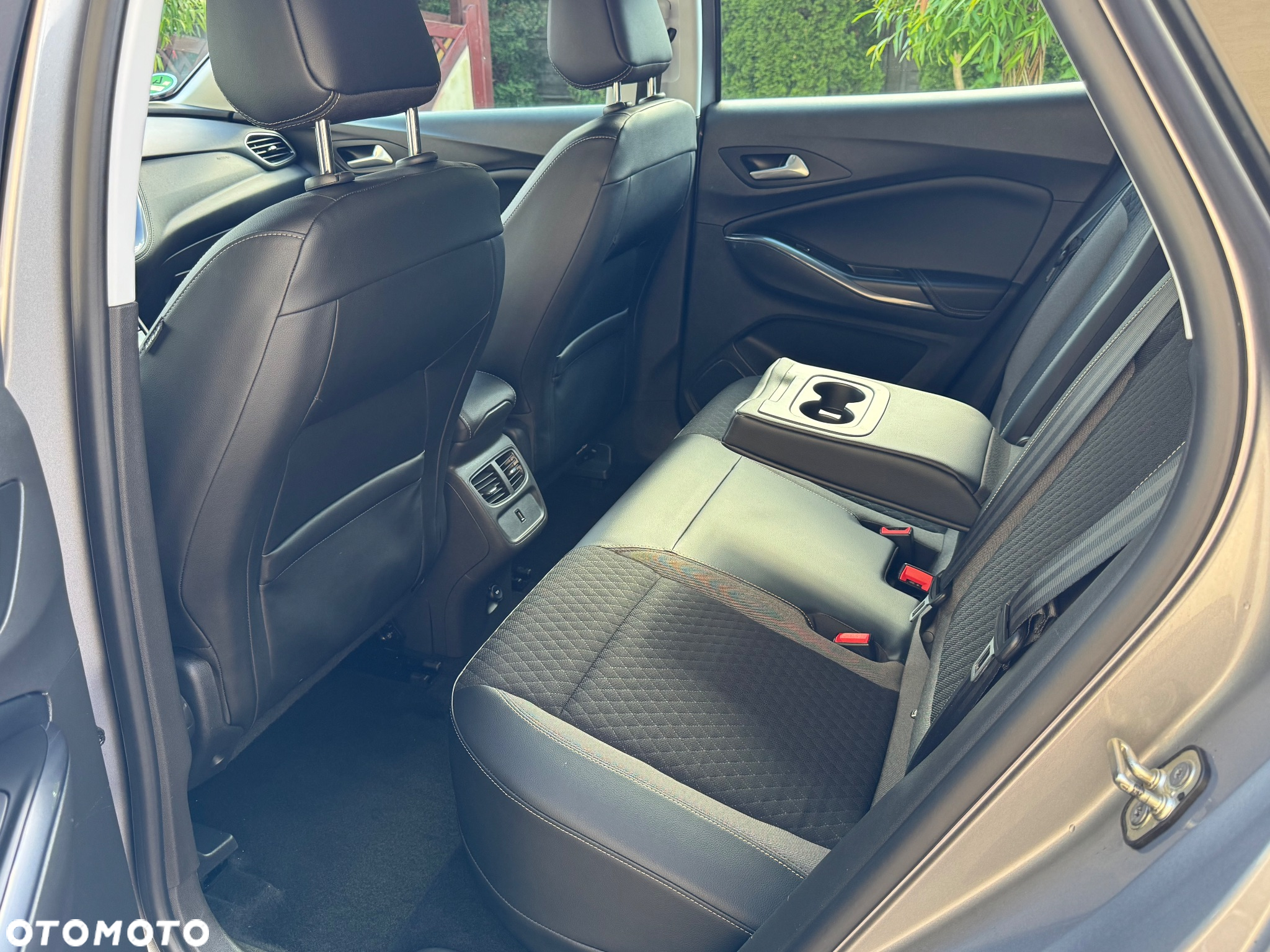 Opel Grandland X Plug-in-Hybrid4 1.6 DI Start/Stop Elegance - 12