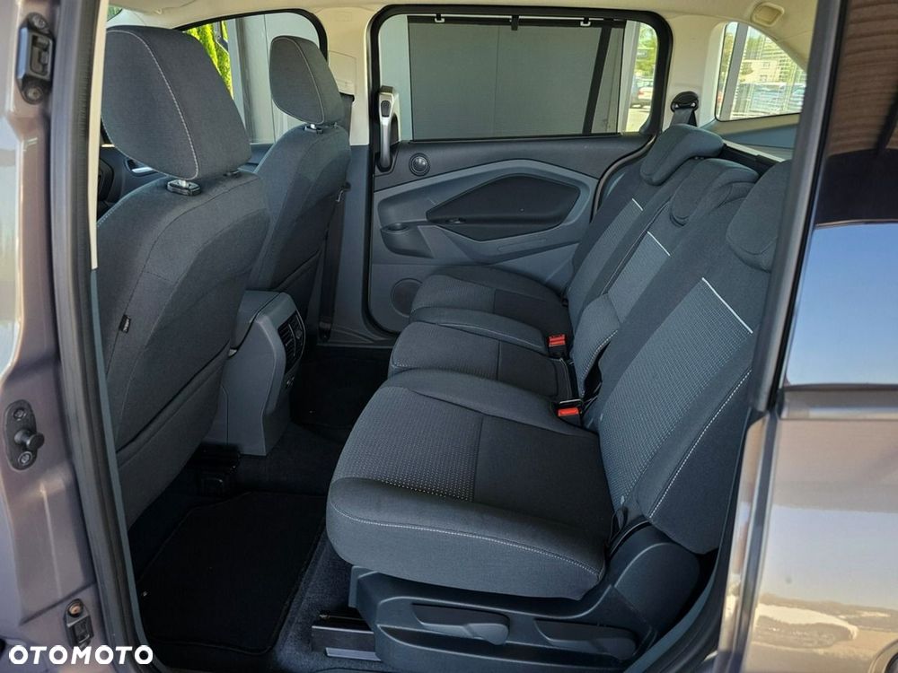 Ford Grand C-MAX - 23