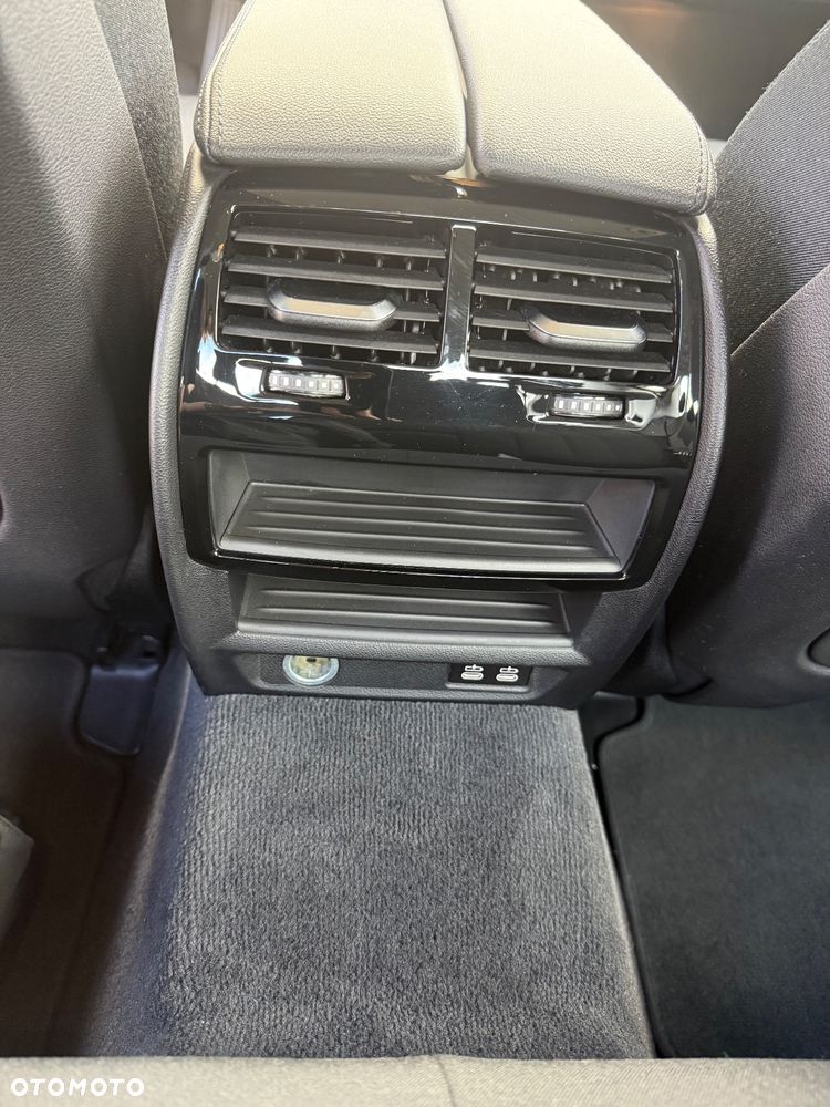 BMW Seria 5 520d xDrive - 15