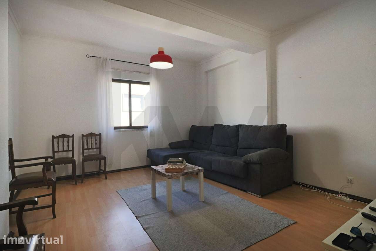 VENDE-SE T2 com Terraço e Sotão de USO EXCLUSIVO junto à Estação de Qu - Grande imagem: 5/42