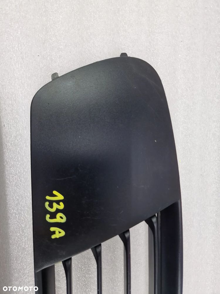 SEAT IBIZA 3 III 6L0 02-05 LEWA KRATKA BOCZNA ZDERZAKA PRZEDNIEGO PRZÓD , NR 6L0853665 , NR AUKCJI C/139 - 2