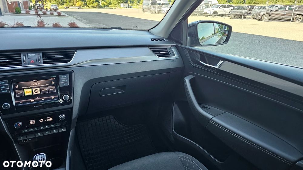 Skoda RAPID 1.0 TSI Style - 15